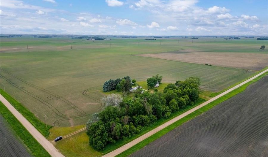 25975 630th Ave, Alden, MN 56009 - 3 Beds, 3 Bath
