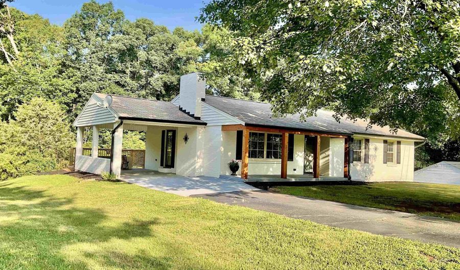 143 LAKE Dr, Amherst, VA 24521 - 3 Beds, 2 Bath