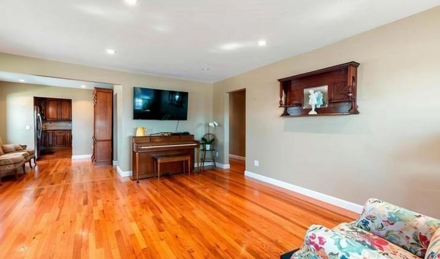 4839 Winona Ave, San Diego, CA 92115 - 4 Beds, 4 Bath