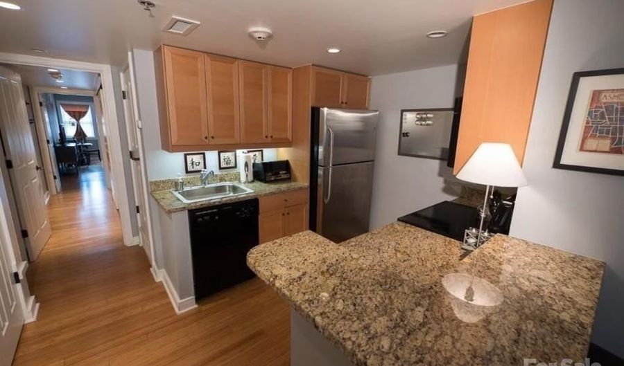 37 Hiawassee St E202, Asheville, NC 28801 - 1 Beds, 1 Bath