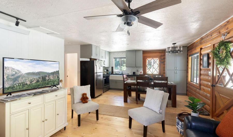 704 SUNSET Dr, Alpine, WY 83128 - 2 Beds, 2 Bath
