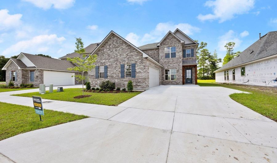 3686 Waterbury Ave, Baton Rouge, LA 70810 - 5 Beds, 5 Bath