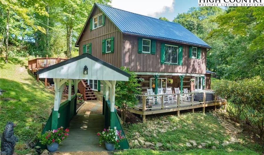 17 Grey Fox Ridge Rd, Banner Elk, NC 28604 - 3 Beds, 2 Bath