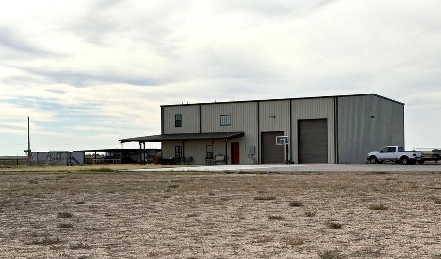 7683 Roswell Hwy, Artesia, NM 88210 - 6 Beds, 5 Bath