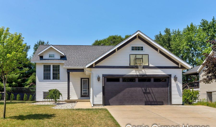 11011 Skyway Ln, Allendale, MI 49401 - 4 Beds, 2 Bath