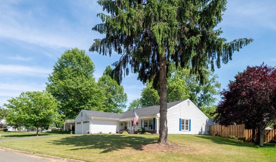 15013 NARROWS Ln, Bowie, MD 20716 - 3 Beds, 2 Bath