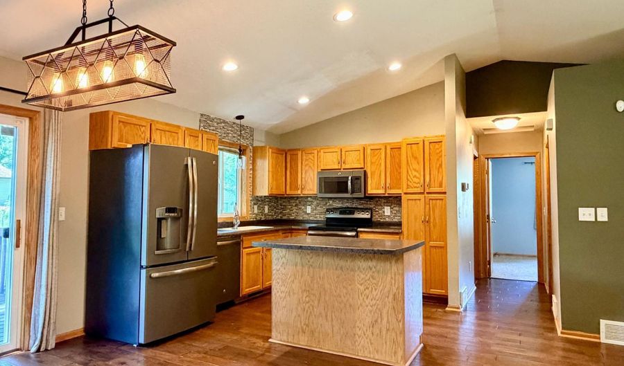2110 Darling Ave E, Alexandria, MN 56308 - 4 Beds, 2 Bath