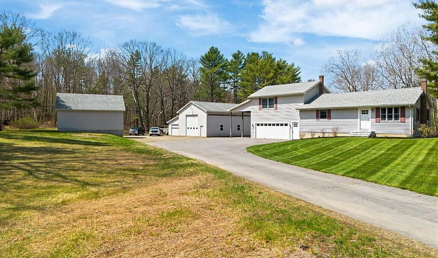 816 Riverside Dr, Augusta, ME 04330 - 3 Beds, 2 Bath