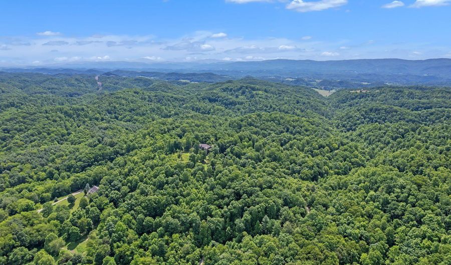18549 Landridge Way, Abingdon, VA 24211 - 5 Beds, 5 Bath