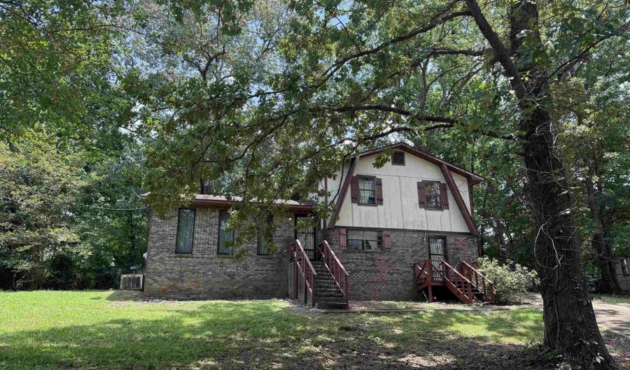 407 PANOLA Ct, Anniston, AL 36206 - 3 Beds, 2 Bath