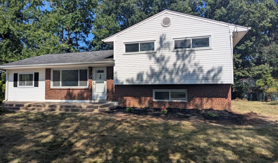 6327 WILLOWOOD Ln, Alexandria, VA 22310 - 3 Beds, 3 Bath
