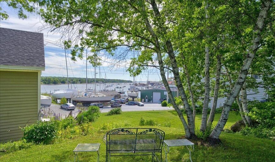 104 Front St, Belfast, ME 04915 - 3 Beds, 2 Bath