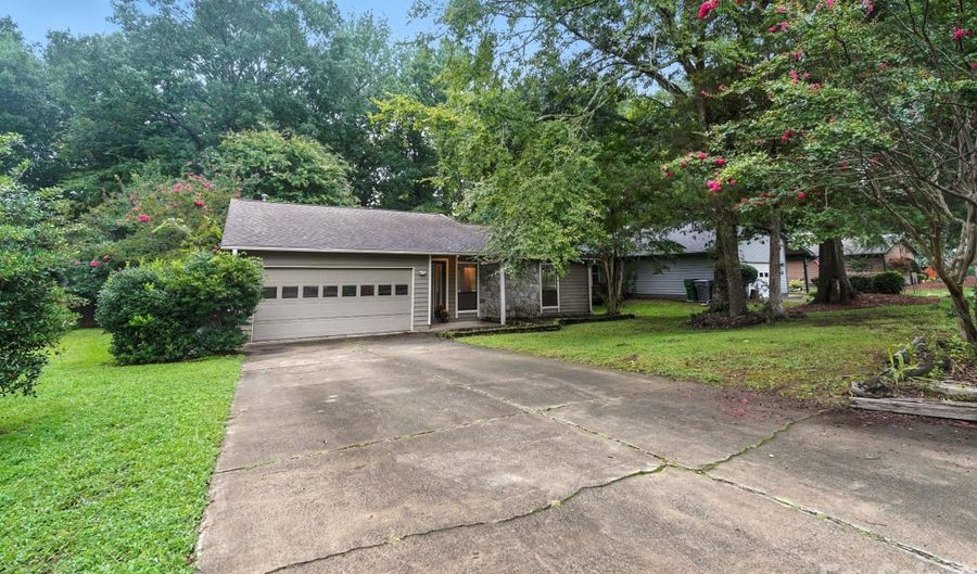 3844 Sweetgrass Ln, Charlotte, NC 28226 - 3 Beds, 2 Bath