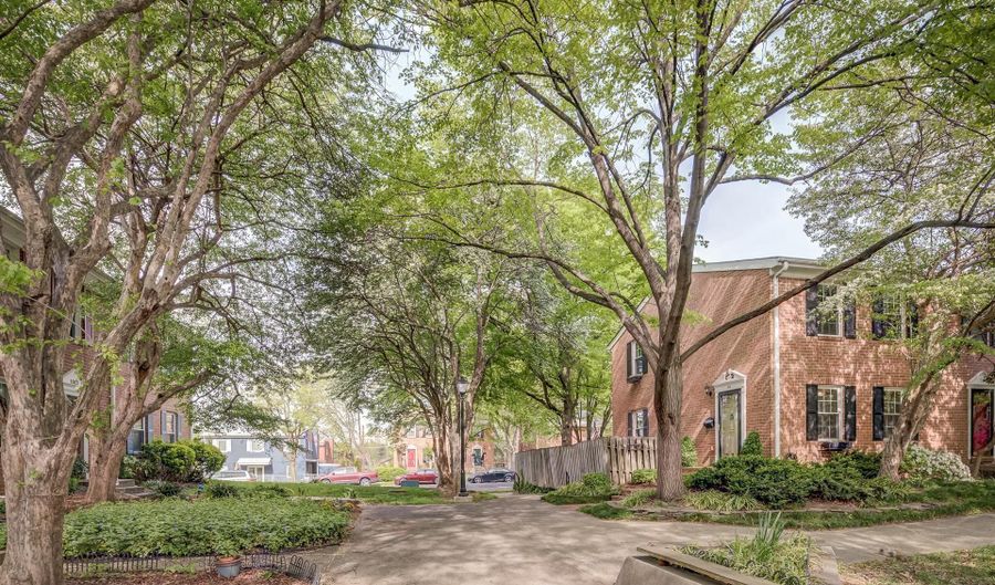 514 S HENRY St, Alexandria, VA 22314 - 3 Beds, 3 Bath