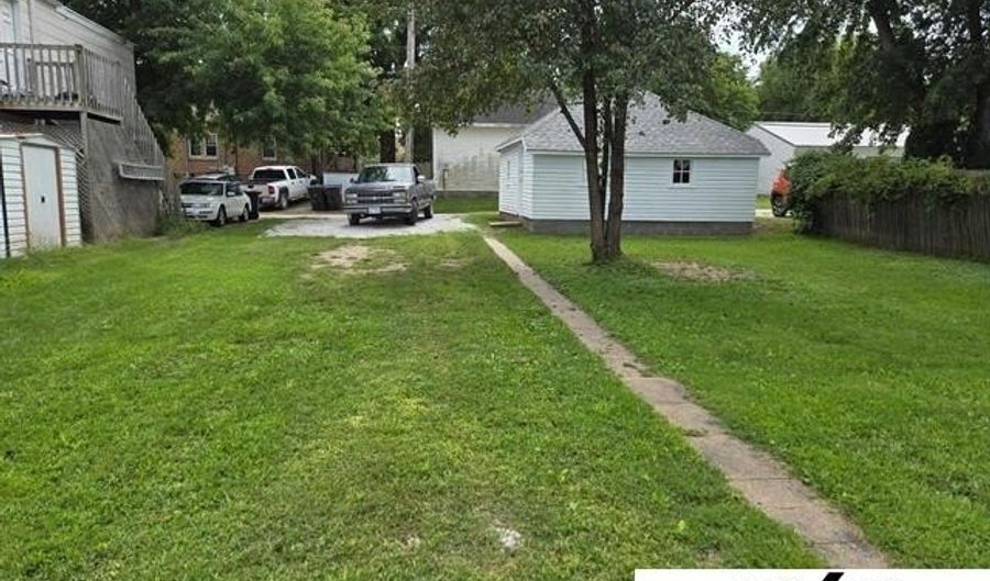 1105 13th St, Auburn, NE 68305 - 2 Beds, 1 Bath