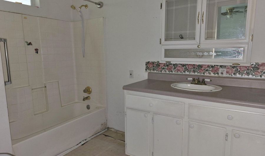 16041 Setting Sun Dr, Anderson, CA 96007 - 2 Beds, 2 Bath