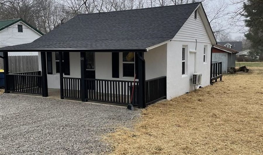 131 E Smith Ave, Adairville, KY 42202 - 4 Beds, 1 Bath
