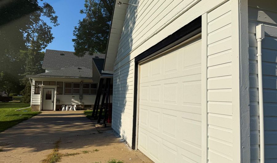 420 MAIN St, Akron, IA 51001 - 3 Beds, 3 Bath