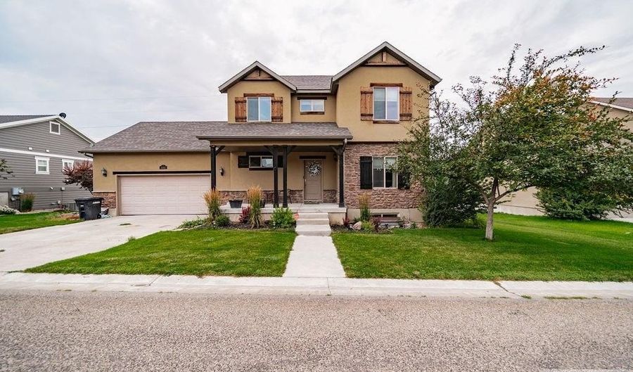 3060 S Chartwell Gdns, Ammon, ID 83406 - 4 Beds, 4 Bath