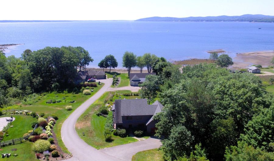 11 Treat St, Belfast, ME 04915 - 3 Beds, 4 Bath