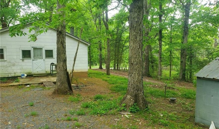 318 Virgil Hill Rd, Asheboro, NC 27205 - 2 Beds, 1 Bath