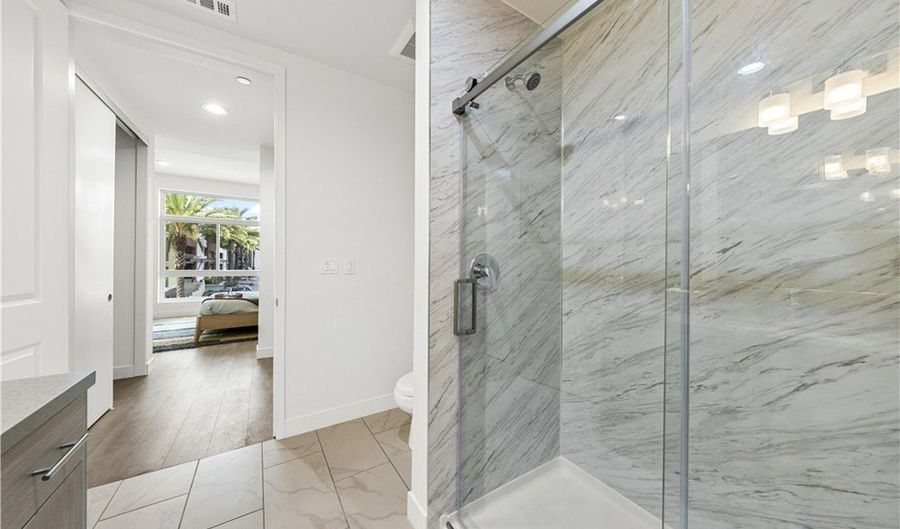 168 S Monterey St 202, Alhambra, CA 91801 - 1 Beds, 2 Bath