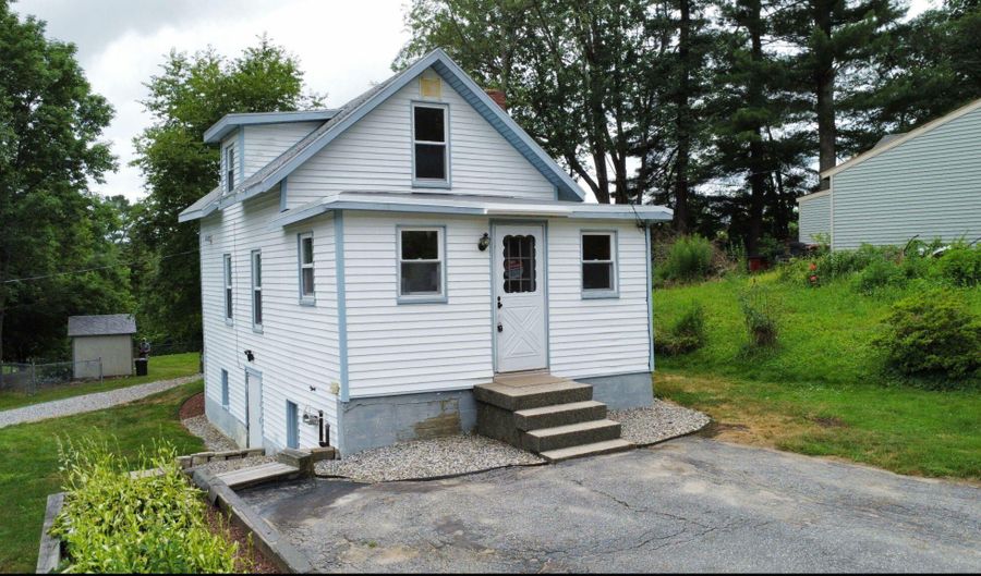 46 Crest Ave, Auburn, ME 04210 - 2 Beds, 1 Bath