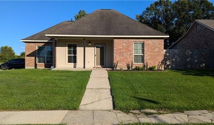 9715 KINGLET Dr, Baton Rouge, LA 70809 - 3 Beds, 2 Bath