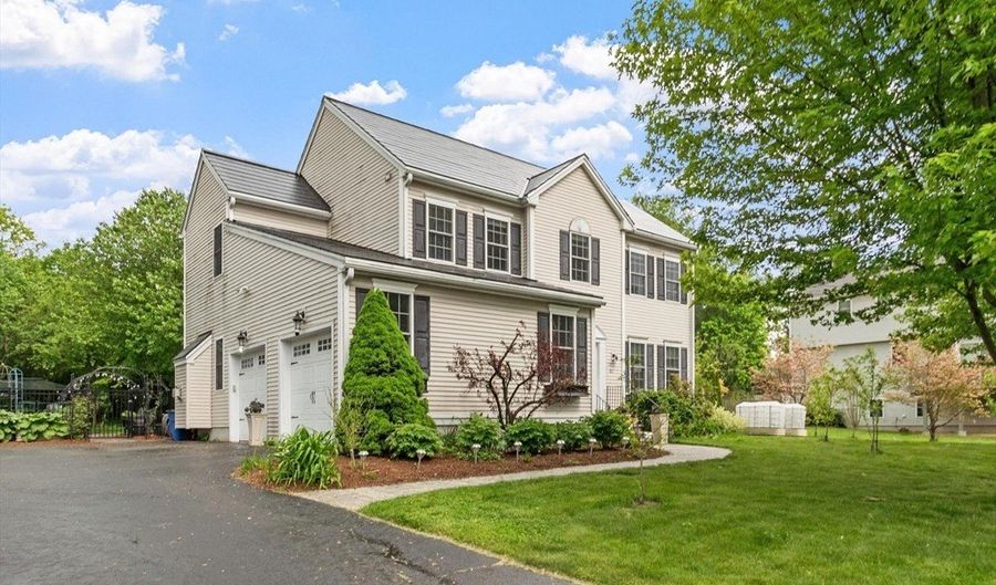 83 Pleasant St, Ayer, MA 01432 - 4 Beds, 3 Bath