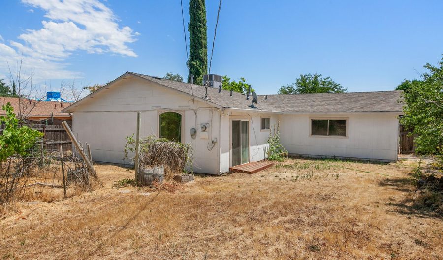 1310 Hemlock Ave, Anderson, CA 96007 - 3 Beds, 2 Bath