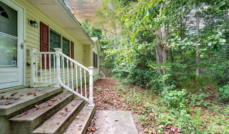 26189 OHNMACHT Ln, Georgetown, DE 19947 - 4 Beds, 2 Bath