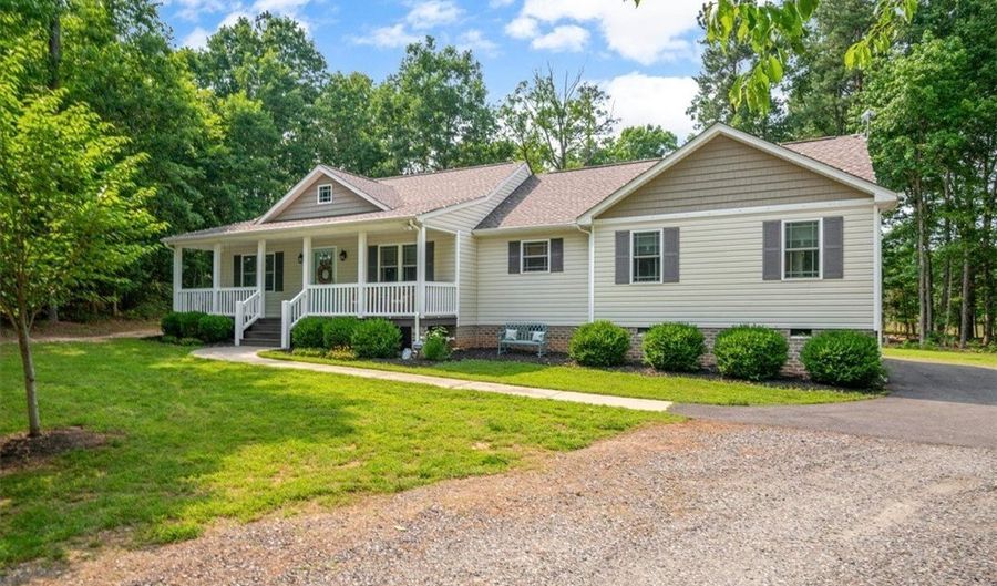 8260 Smacks Run Creek Ln, Amelia, VA 23002 - 4 Beds, 2 Bath