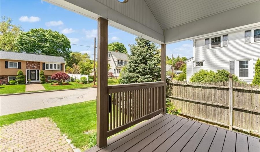 65 Redland Ave, East Providence, RI 02916 - 3 Beds, 2 Bath