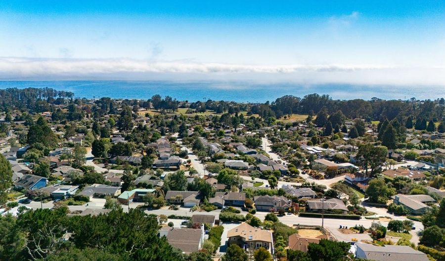 546 Cuesta Dr, Aptos, CA 95003 - 4 Beds, 5 Bath