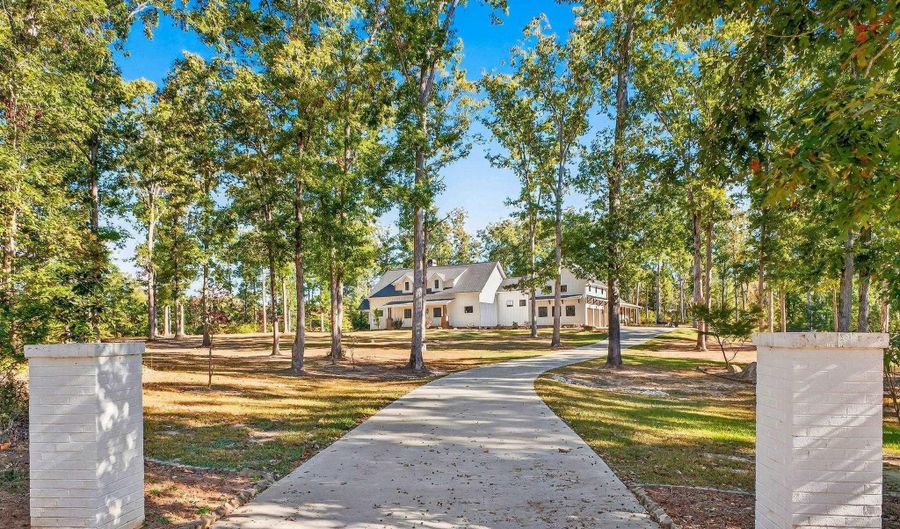 123 SOUTHERN Rd, Belton, SC 29627 - 5 Beds, 6 Bath