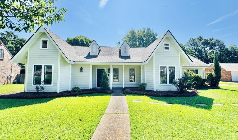 124 Westlake Dr, Brandon, MS 39047 - 4 Beds, 2 Bath