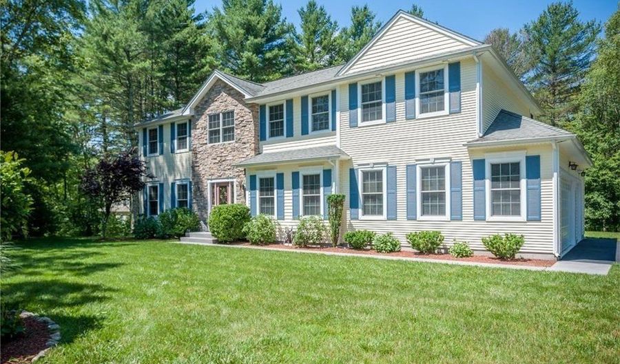 2 Scenic Ridge Ct, Coventry, RI 02816 - 4 Beds, 4 Bath