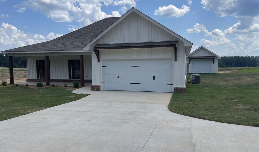 10699 W Miller Sardis Rd, Bauxite, AR 72011 - 3 Beds, 2 Bath