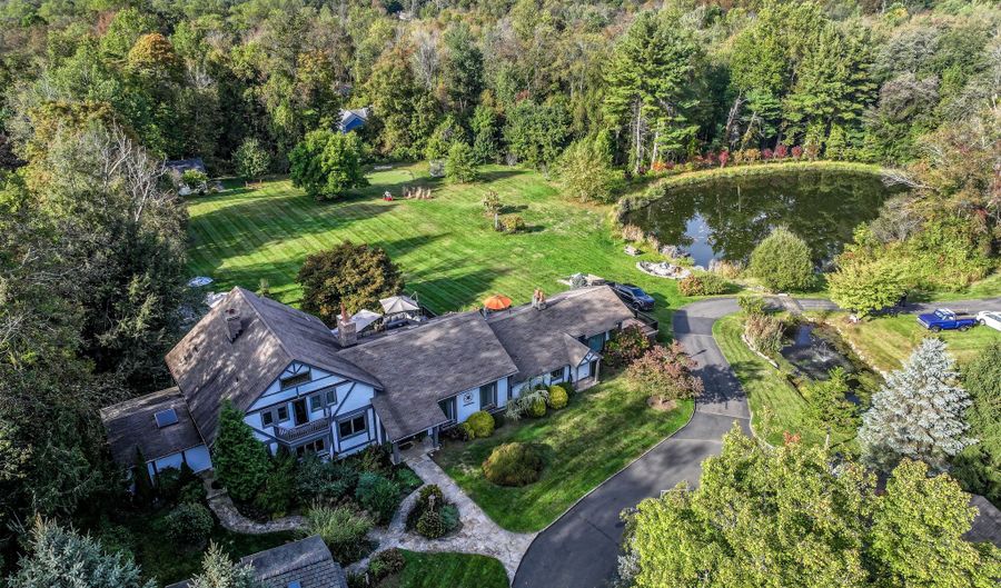 70 Obtuse Hill Rd, Brookfield, CT 06804 - 5 Beds, 5 Bath