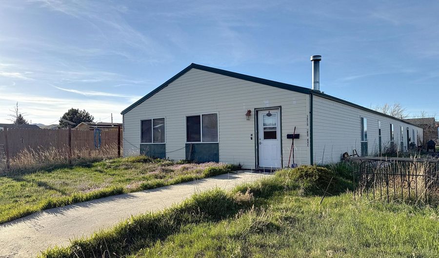 3020 W 3rd Ave, Buffalo, WY 82834 - 0 Beds, 3 Bath