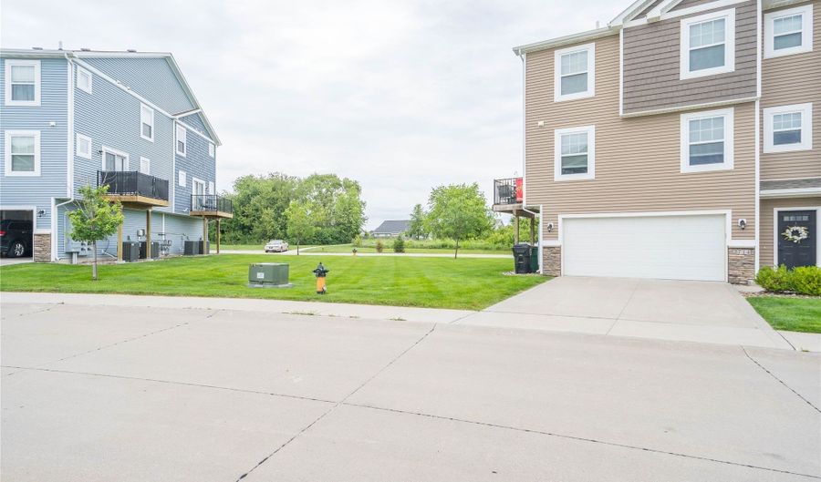2714 NW Lois Ln, Ankeny, IA 50023 - 3 Beds, 3 Bath