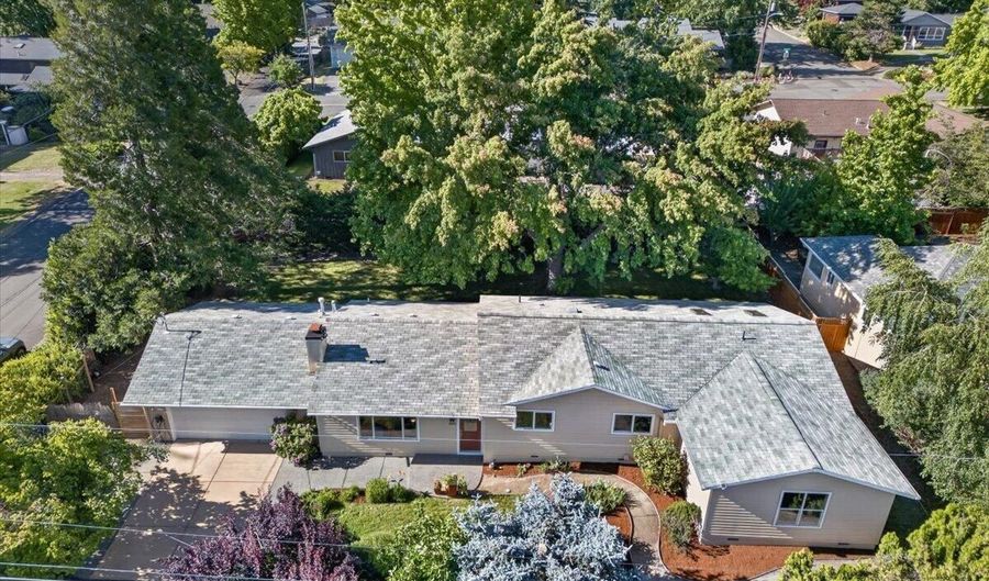 2334 Black Oak Way, Ashland, OR 97520 - 3 Beds, 2 Bath
