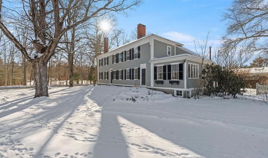 337 Middle Rd, Brentwood, NH 03833 - 4 Beds, 3 Bath