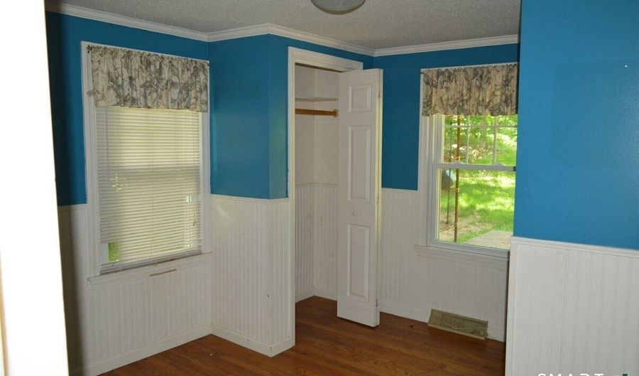 281 Hart St, Bristol, CT 06010 - 2 Beds, 1 Bath