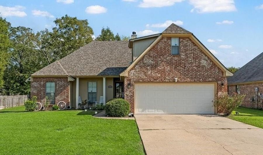123 Sherwood Dr, Benton, LA 71006 - 3 Beds, 2 Bath