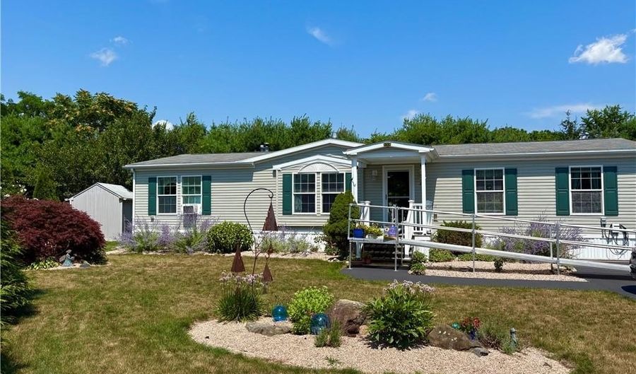 290 Cooper Ln, East Greenwich, RI 02818 - 2 Beds, 2 Bath