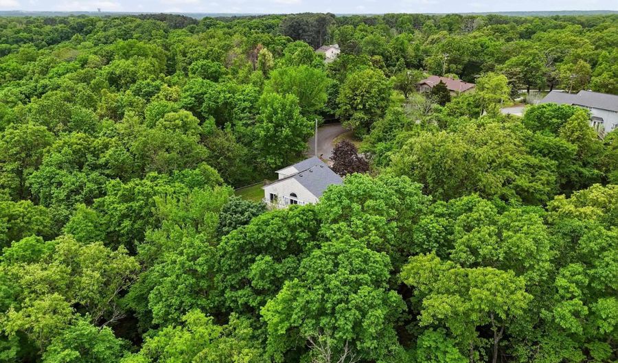 7 Tamara Ln, Bella Vista, AR 72715 - 4 Beds, 3 Bath