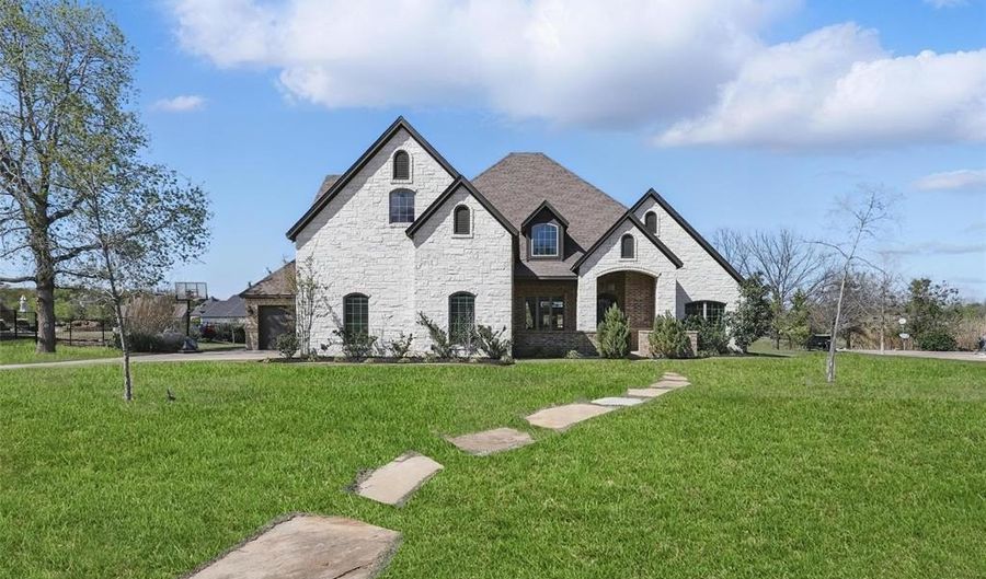 109 Whitney Ct, Aledo, TX 76008 - 4 Beds, 4 Bath