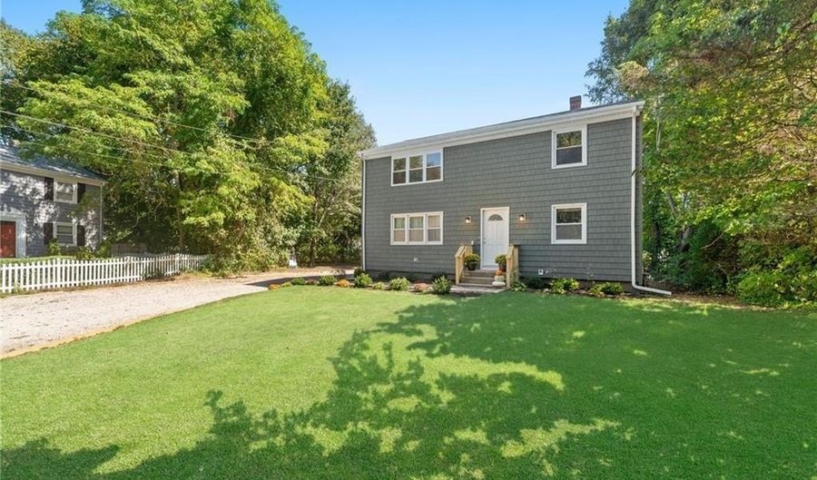 7 Laneway Ct B, Narragansett, RI 02882 - 2 Beds, 1 Bath