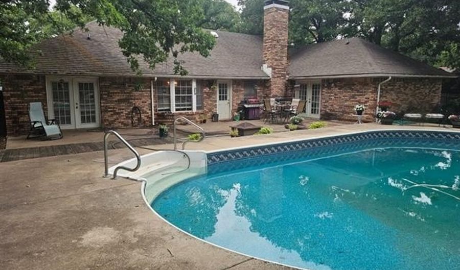 1232 S Rockford Rd, Ardmore, OK 73401 - 3 Beds, 2 Bath